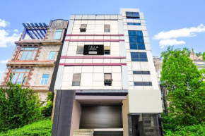 Super Collection O Sector 110 Noida